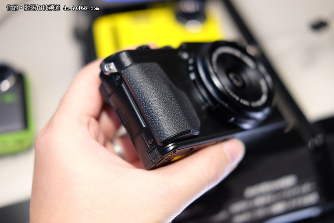 惊喜不止一点点 富士X70上手体验