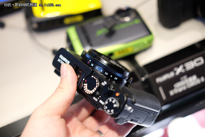 惊喜不止一点点 富士X70上手体验