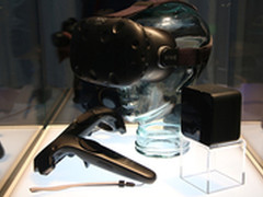 HTC VIVE VR体验：上市就买的好玩具！