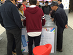 魅族和1号店打造O2O体验店帅哥直呼新奇