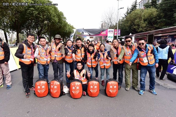 雷神科技跨界 携手第一反应助力马拉松