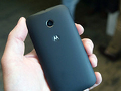 能否対飚红蓝 第三代Moto E现身数据库