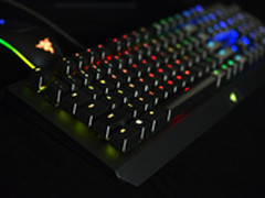 Razer黑寡妇蜘蛛X幻彩四月七日天猫首发