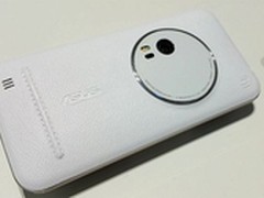 华硕ZenFone Zoom闪耀2016米兰设计周