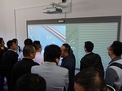 70届普教展:鸿合科技与NEC连发投影新品