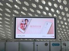 SUGAR C7时尚手机广告霸屏深圳机场