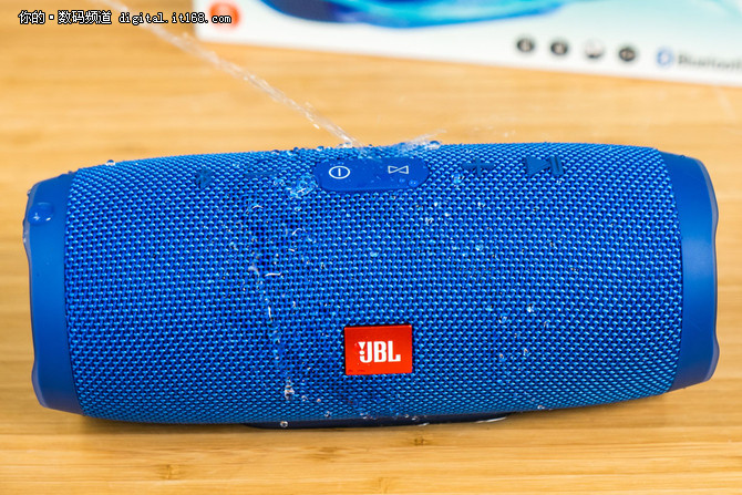 完美防水体验 JBL Charge3蓝牙音箱评测