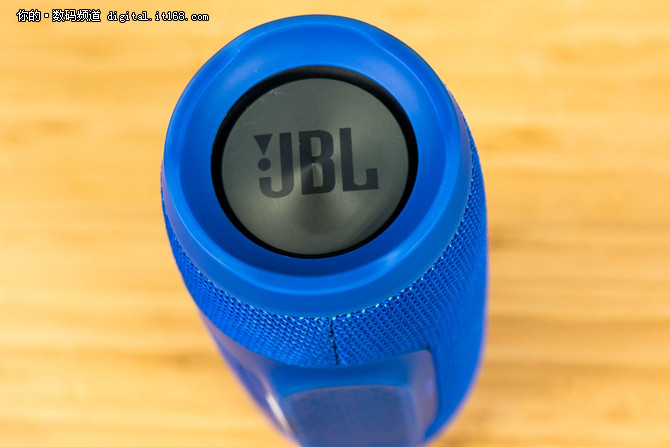 完美防水体验 JBL Charge3蓝牙音箱评测