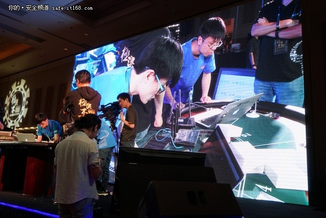 长亭科技攻破10款路由器 GeekPwn夺冠