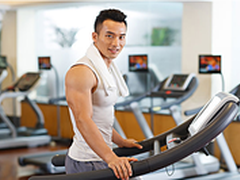 亿健8008a、启迈斯MQ7跑步机哪款好