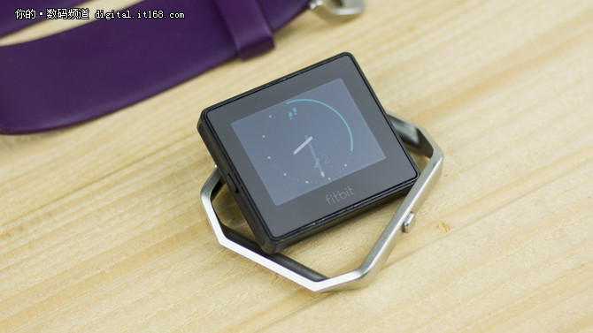 Fitbit Blaze模块化设计 轻松组合搭配