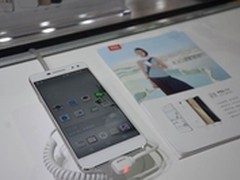 TCL参展世界移动大会 新机初现首度亮相