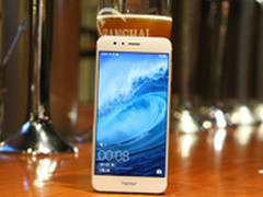 双摄像头+高颜值 1999元荣耀8明日首销