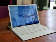 携手HUAWEI MateBook游走时尚圈