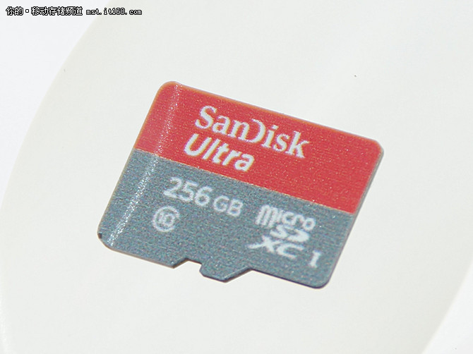 西数发布闪迪品牌256GB microSD存储卡