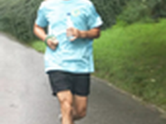 百日唤新专访何亚君：做黑暗中的跑者！