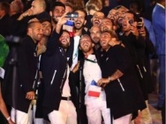 “花式自拍”引爆里约奥运会开幕式