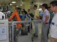 雷柏机器人打造3C智造高端分享平台