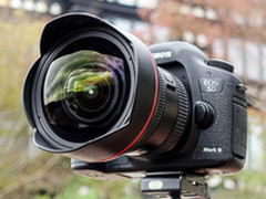 佳能全画幅单反超广变焦镜头如何选？