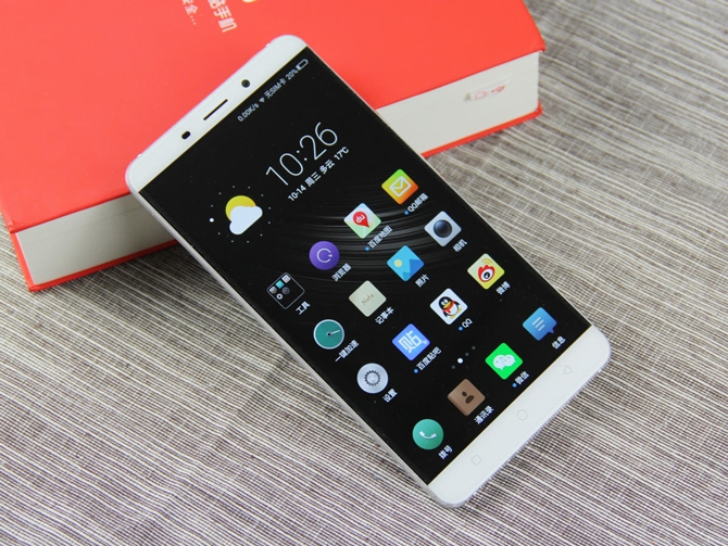 【图】最便宜的双摄 360手机奇酷旗舰版仅1398 - 手机频道 图片欣赏- IT168