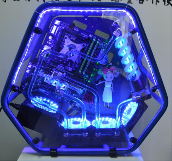 网咖精品机箱，佑泽未来战士水冷机箱