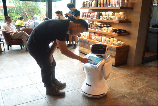 三宝平台机器人定义体验店渠道新概念