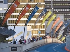 助力B20 戴尔“搞定”大佬们的会议用车
