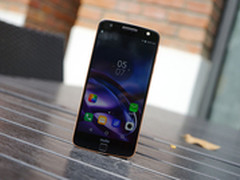 Moto全系促销 Moto Z买就送摩范背壳