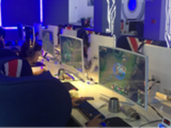 曲面大战 三星显示器月销10万台占鳌头