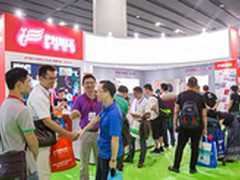 芬尼空气能热水器新品亮相亚太热水展