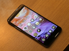 不怕被你轻薄中兴小鲜4神似iPhone7亮黑