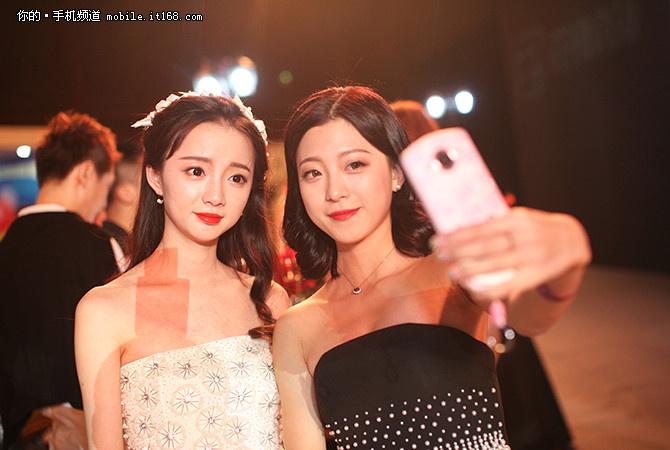 花椒之夜为直播正名 打造直播界奥斯卡