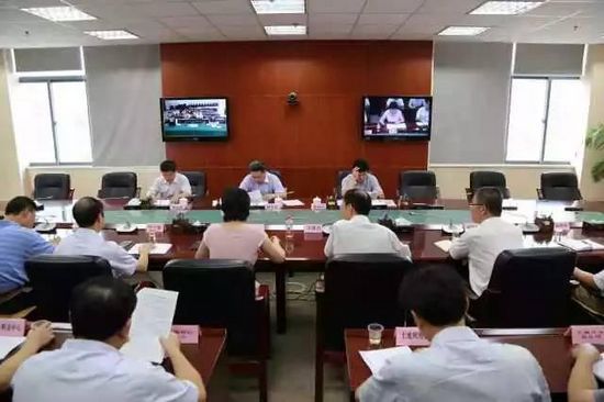 把信访大厅“搬”到群众身边