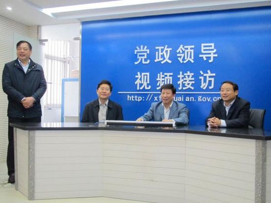把信访大厅“搬”到群众身边