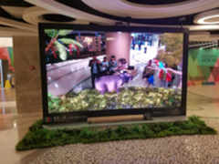 全球最大裸眼3D 亮相世贸天阶