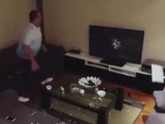 美国选民脾气大 50多台海信电视被砸