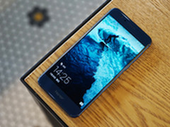 高颜值旗舰难得好价 荣耀8降至1829元