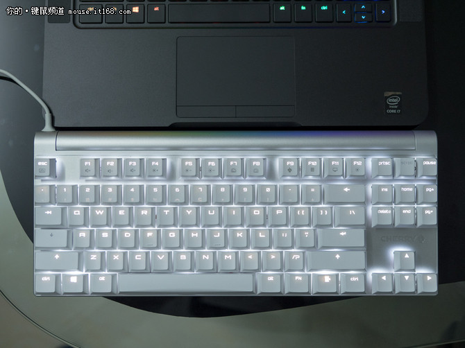 为什么卖1499元 樱桃MX8.0机械键盘评测
