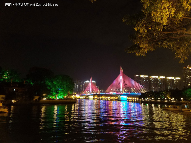 单摄旗舰手机拍照对比:夜景大场景