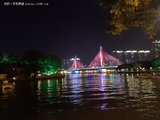 单摄旗舰手机拍照对比:夜景大场景