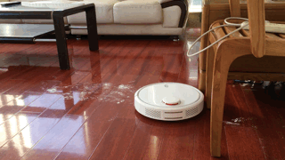 扫地机器人谁更值得买?小米对比irobot