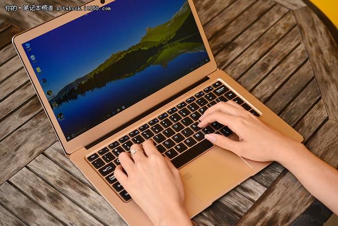 属在外观或坚固性上不是一维的，金属机身还可以帮助CPU散热，再加上赛扬N3450的发热量低，我相信整机的温度将表现出色即使在被动冷却下也非常好。接下来，我们将进行理论性能基准测试和实际游戏测试，以了解小马31上的低功耗处理器赛扬N3450的性能如何。</p><p>理论性能测试</p><p>让我们使用娱乐主机检查整台机器的硬件信息。</p><p><img src=