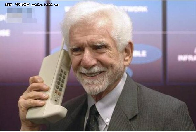 20年前香港回归那时 人们都在用什么手机?-IT1