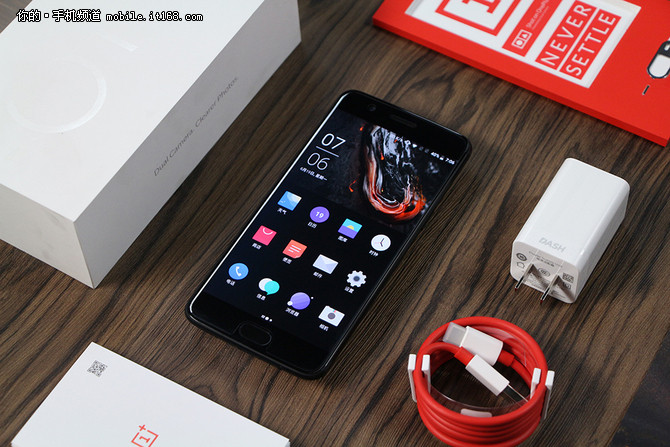 真相揭露:同价位手机玩王者荣耀体验差别为啥