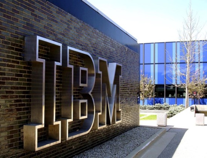 IBM公布第二季度财报 收益整体下滑