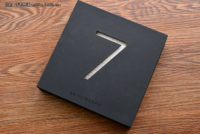 前后双屏幕+双摄像头 魅族PRO 7发布会看点汇