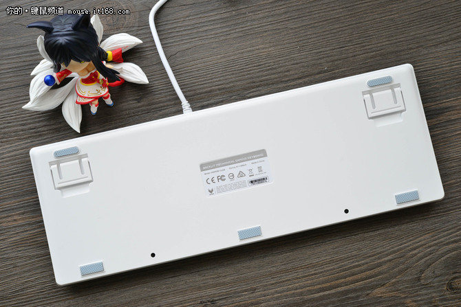雷柏V500RGB冰晶版机械键盘评测