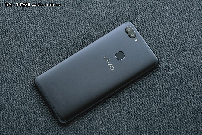 全面屏潮流来袭 vivo X20火热销售中