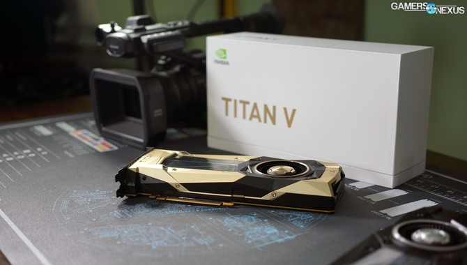 NVIDIA Titan V显卡拆解 16相供电