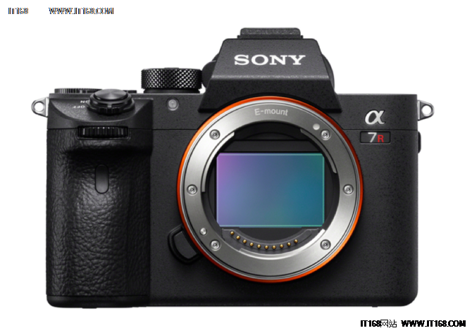 在目前135全画幅的照相机中，索尼A7RM3是独具一格的产品